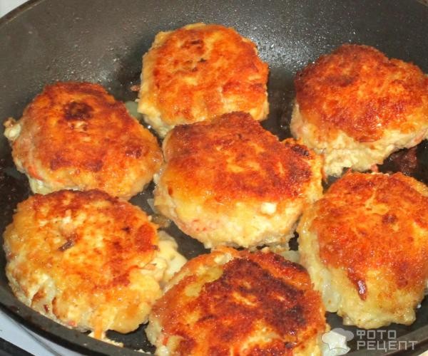 Рецепт: Куриные котлеты - с морковью по-корейски