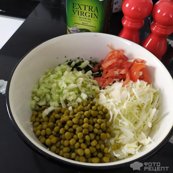 Рецепт: Салат с зеленым горошком - вкусно, и не очень сложно Рецепт: Салат с зеленым горошком - вкусно, и не очень сложно