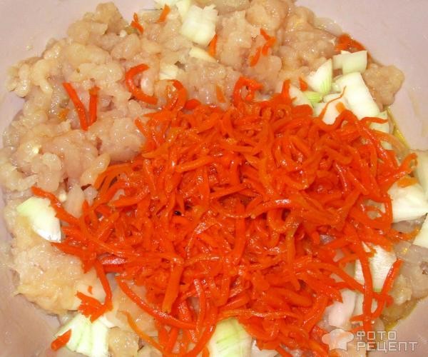 Рецепт: Куриные котлеты - с морковью по-корейски