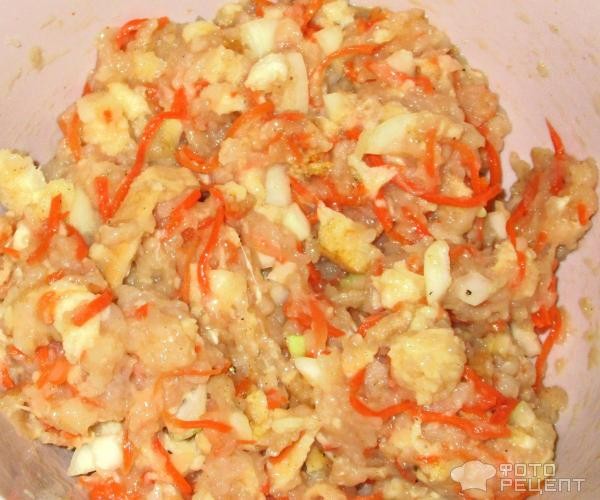 Рецепт: Куриные котлеты - с морковью по-корейски