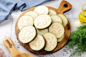 Баклажаны жареные с чесноком и майонезом Баклажаны жареные с чесноком и майонезом