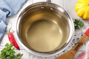 Патиссоны, маринованные кусочками
