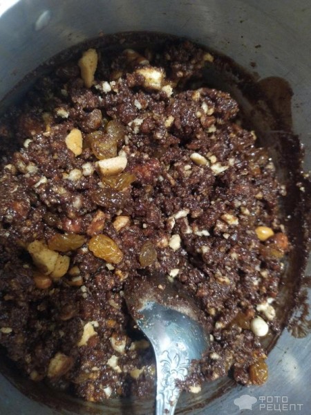Рецепт: Сладкая колбаска - с орехами и изюмом