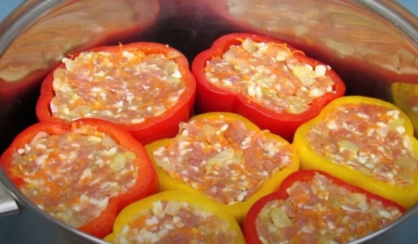 Как приготовить фаршированные перцы в кастрюле. Простой рецепт Как приготовить фаршированные перцы в кастрюле. Простой рецепт