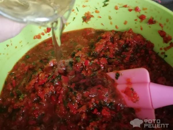 Рецепт: Аджика сырая быстрая - по-домашнему, типа "Лазыжан"
