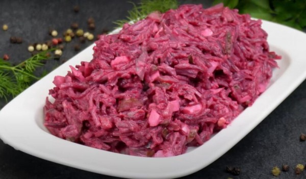 Вкусно и полезно: 3 новеньких салата со свёклой от которых нереально отказаться Вкусно и полезно: 3 новеньких салата со свёклой от которых нереально отказаться