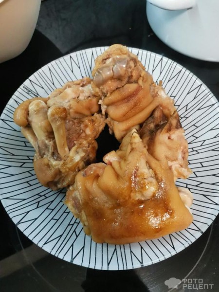 Рецепт: Свинные ножки к пиву - Варёные в пиве