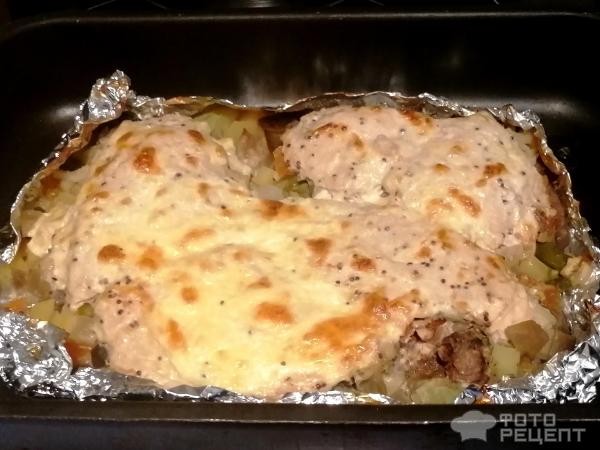 Рецепт: Куриное филе, запеченое с овощами - ассорти под сырной корочкой