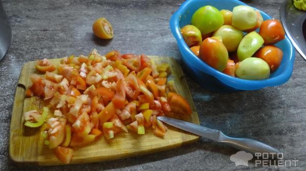 Рецепт: Салат из зеленых помидор и паприки в зиму - Быстро и очень вкусно.