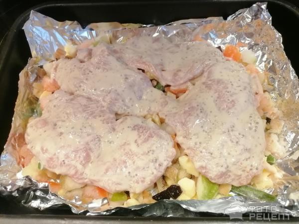 Рецепт: Куриное филе, запеченое с овощами - ассорти под сырной корочкой