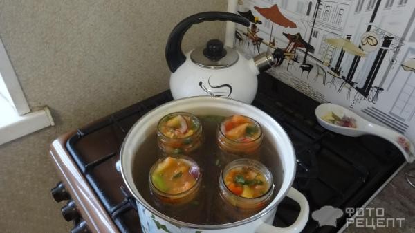 Рецепт: Салат из зеленых помидор и паприки в зиму - Быстро и очень вкусно.