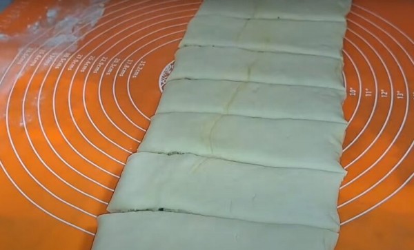 Сладкие или солёные булочки без яиц и масла. Просто и по-быстрому: рецепт из одного теста Сладкие или солёные булочки без яиц и масла. Просто и по-быстрому: рецепт из одного теста