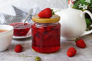 Клубничное варенье жидкое