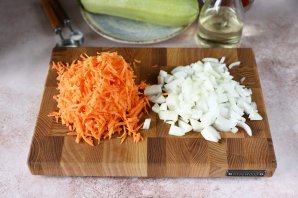 Кабачковая икра в мультиварке Кабачковая икра в мультиварке